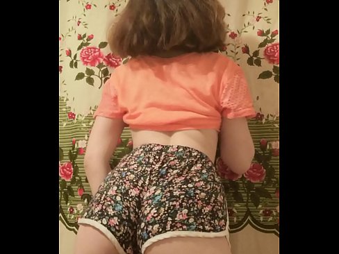 ❤️ Una ghjovana sexy si spoglia i pantaloncini davanti à a camera ❤️❌ Pornu di qualità à noi % co.pornburst.ru%