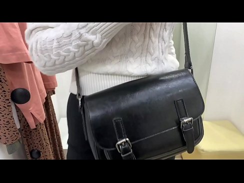 ❤️ Masturbazione publica di a ghjovana cagna FeralBerry cù un dildo in a sala di prove ❤️❌ Pornu di qualità à noi % co.pornburst.ru%